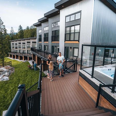 Basecamp Resorts Revelstoke Exterior photo