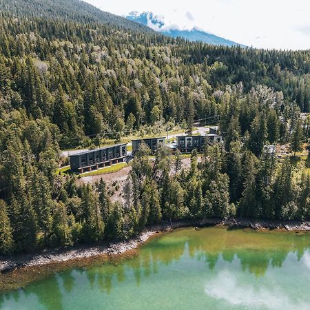Basecamp Resorts Revelstoke Exterior photo