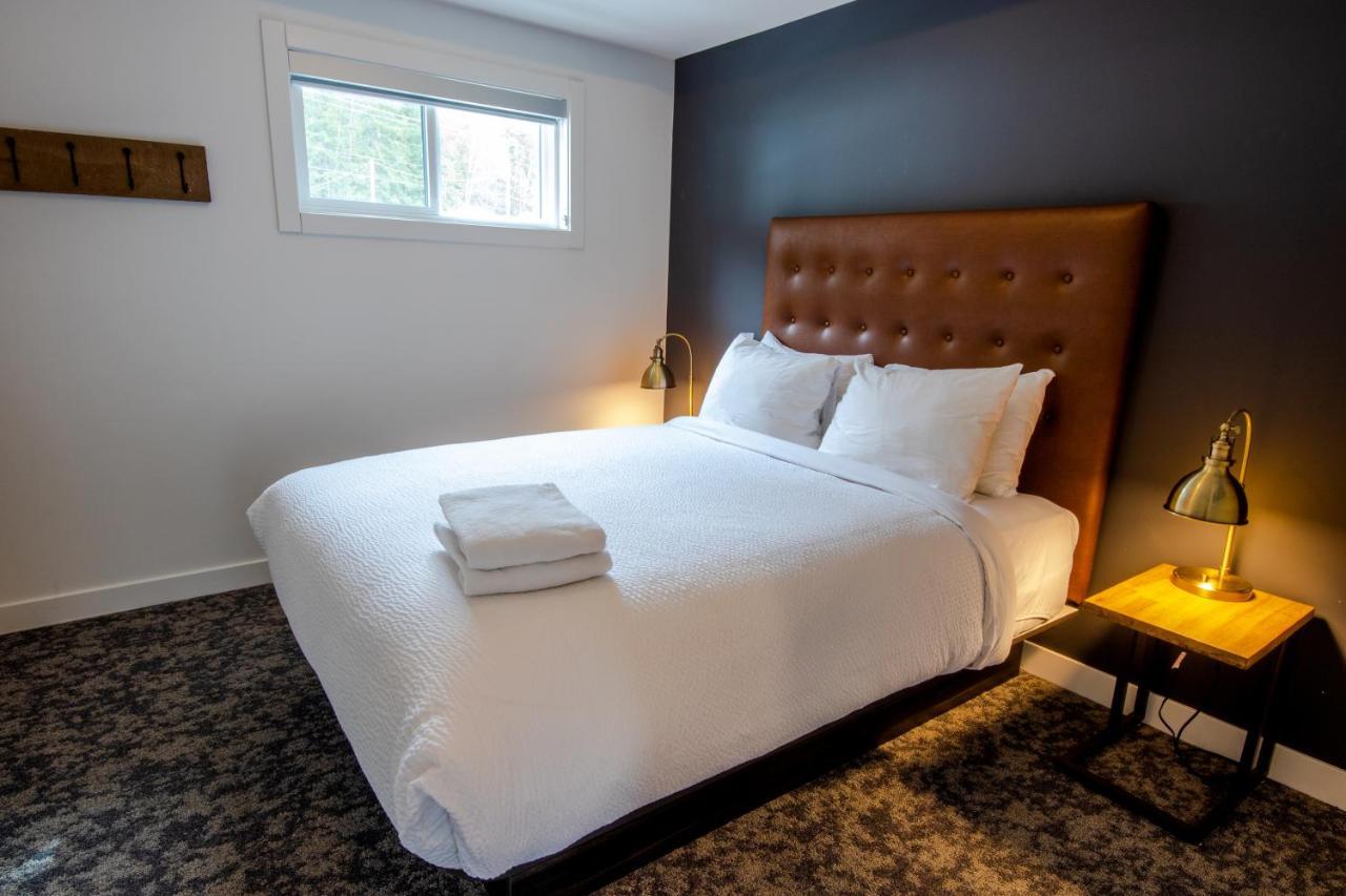 Basecamp Resorts Revelstoke Exterior photo