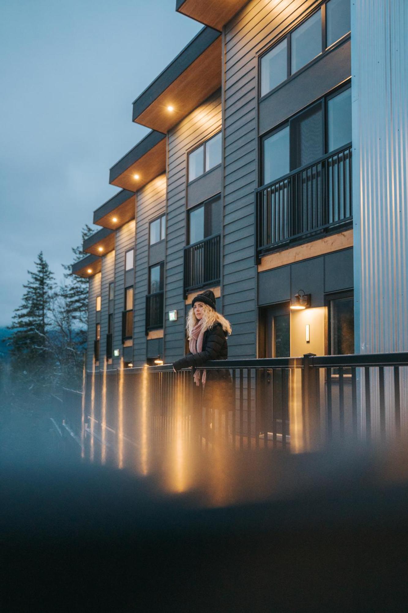 Basecamp Resorts Revelstoke Exterior photo